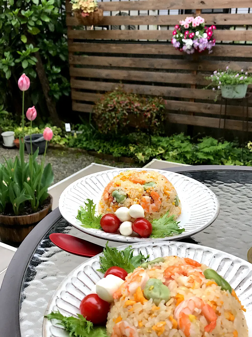 Snapdishの料理写真:むきエビとそら豆の炒飯❣️|yukinnkoさん