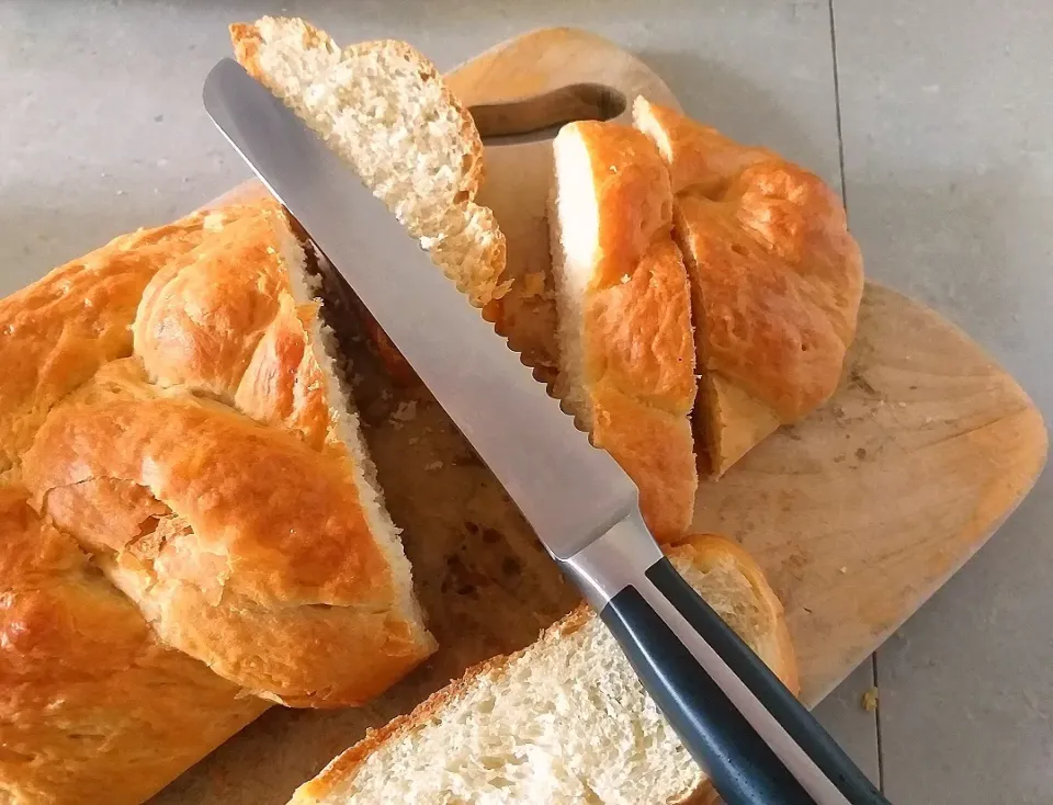 Snapdishの料理写真:mom's homemade  honey bread|melissaさん