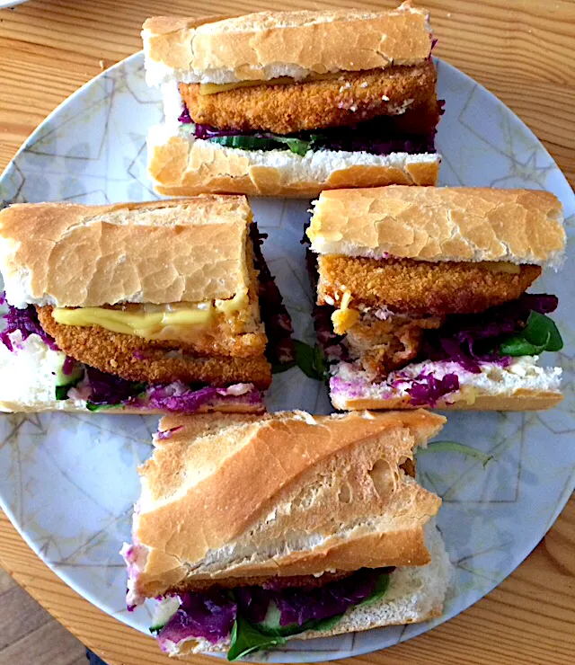 Snapdishの料理写真:Vegan “chicken” patty sandwich 🥪|MissYumYumさん