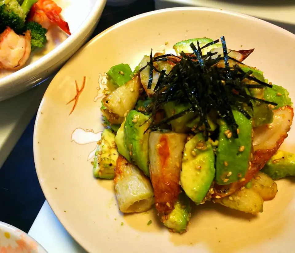 Snapdishの料理写真:アボカド🥑とちくわのナムル💙|オレンジチョコさん