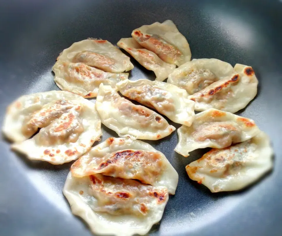 Snapdishの料理写真:Mushroom's gyoza|Wipaweeさん