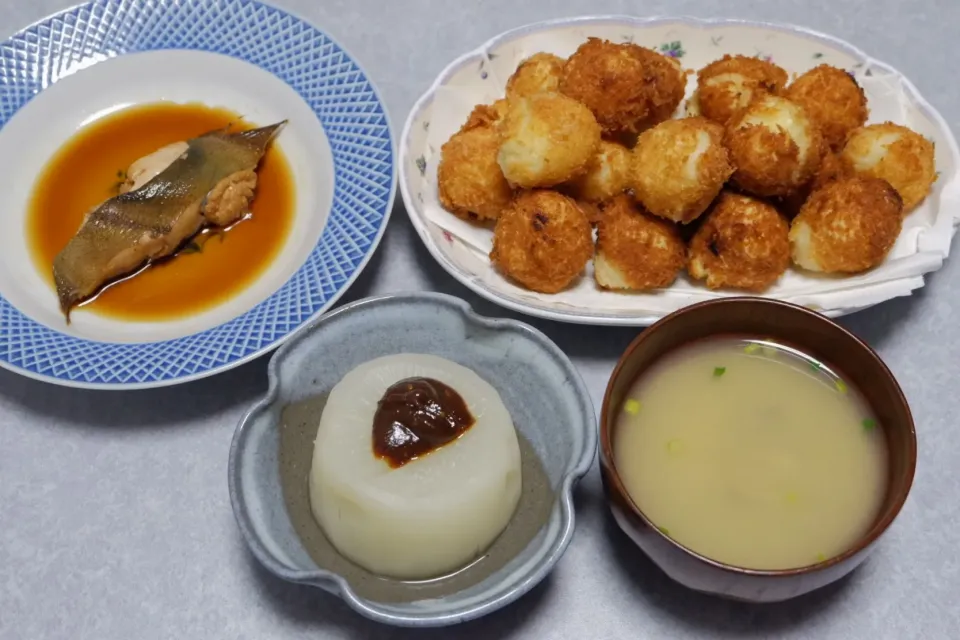 カレイの煮付け、風呂吹大根、白玉のもちもちポンデ、しじみ汁の晩ご飯|Orie Uekiさん