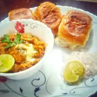 Snapdishの料理写真:pav bhaji|Shibani Thomasさん