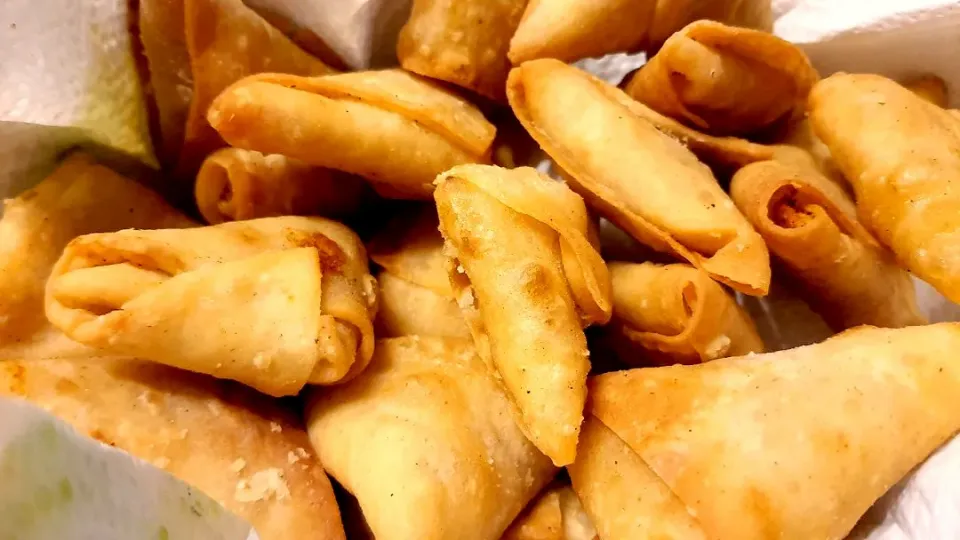 Potato Samosas -Aaloo Samosas|Saba Ahmedさん