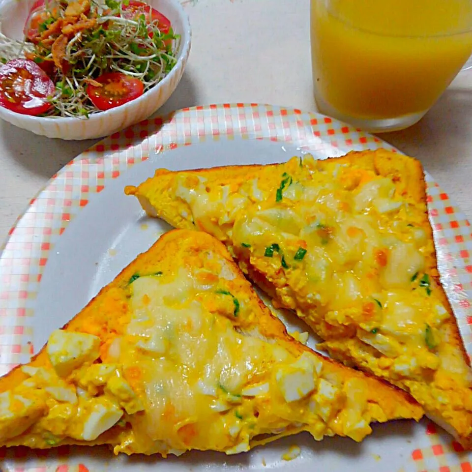 朝食にぴったり🍞カレーマヨエッグトースト|うたかた。さん