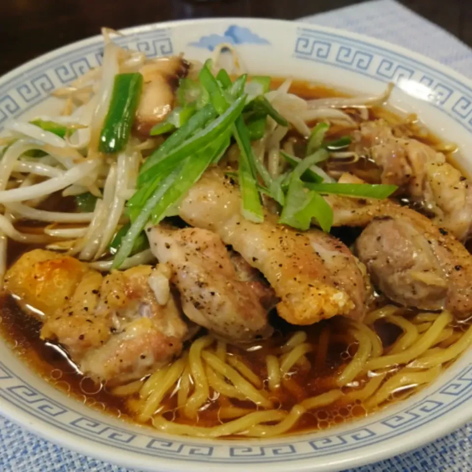 Snapdishの料理写真:醤油ラーメン(^o^)|しーPaPaさん