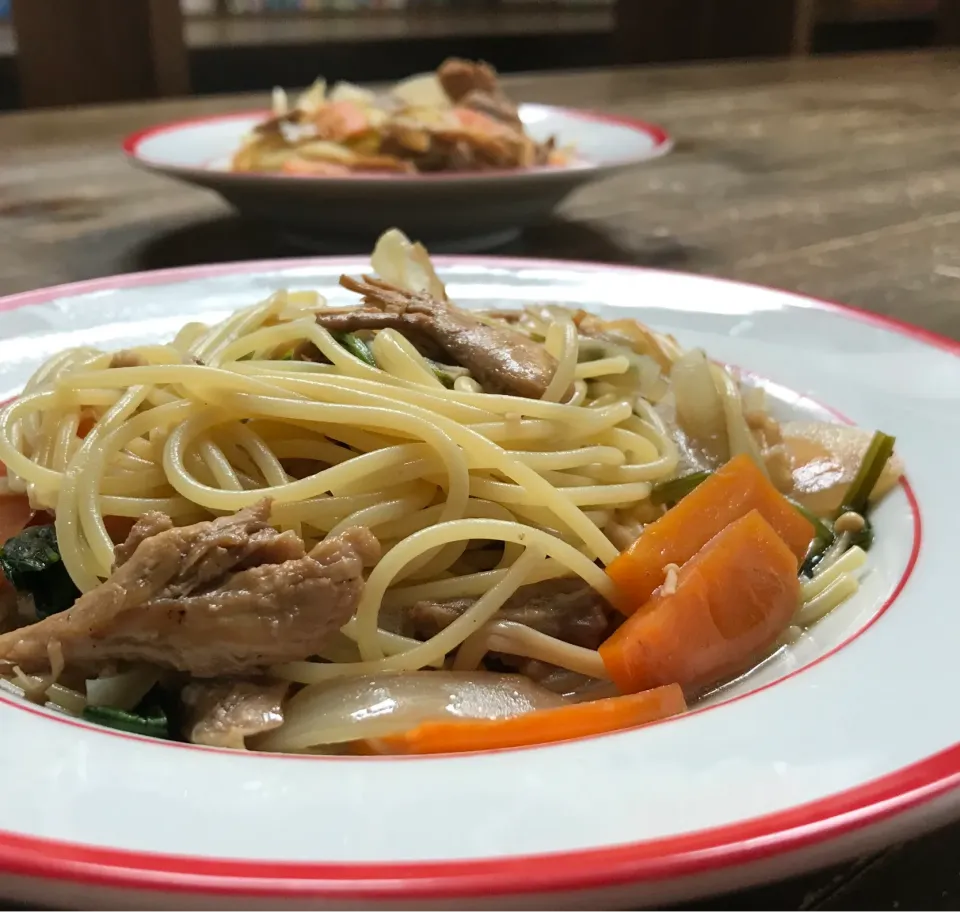 Snapdishの料理写真:チキンと野菜のベジブロスパスタ|koji toyodaさん