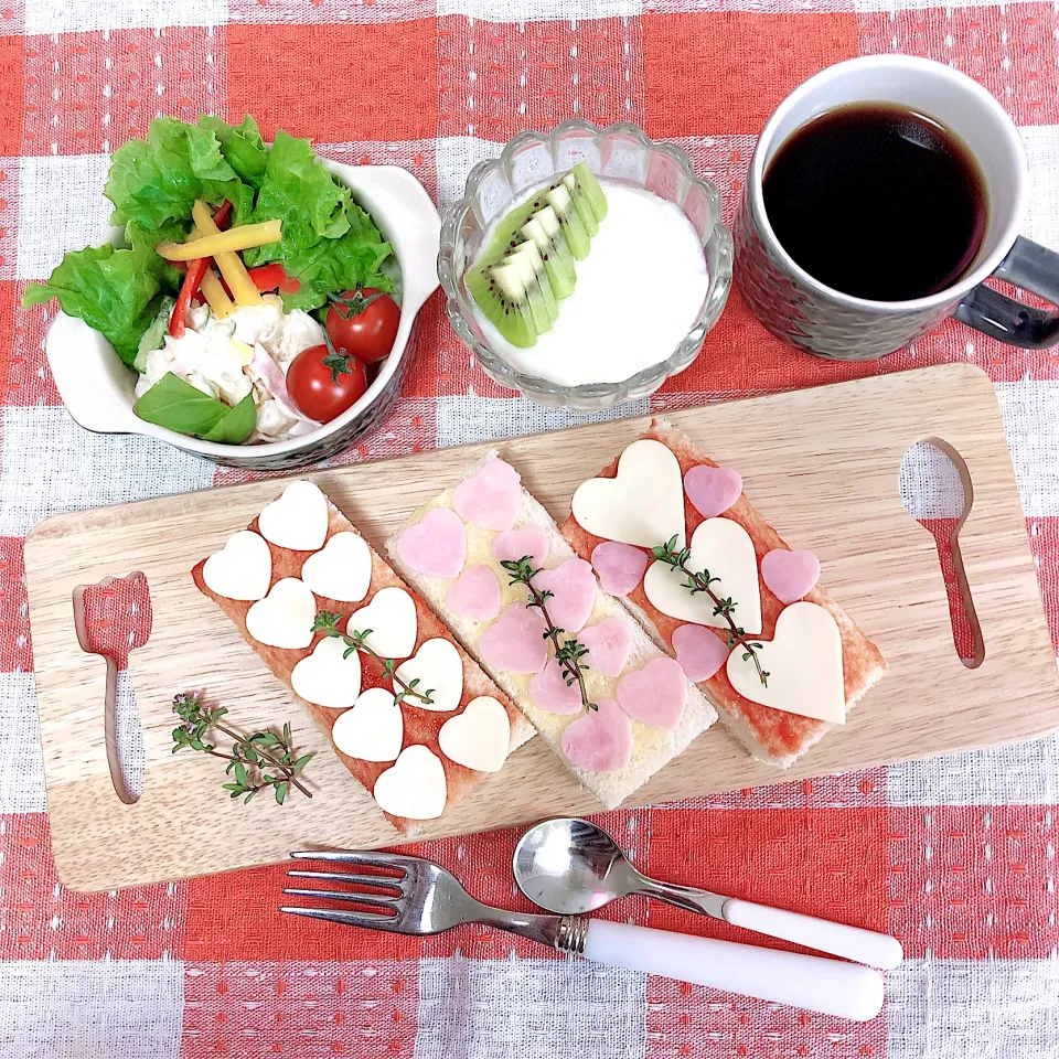 おうちカフェ「ハートのトースト♥️」|Happy suzumeさん