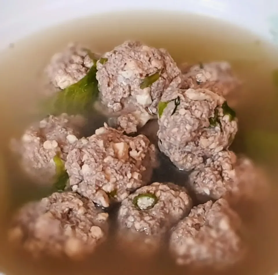 手工豆腐牛肉丸湯🥬Bean curd & meatballs soup😋豆腐ミートボールスープ🥢


|Teresaさん