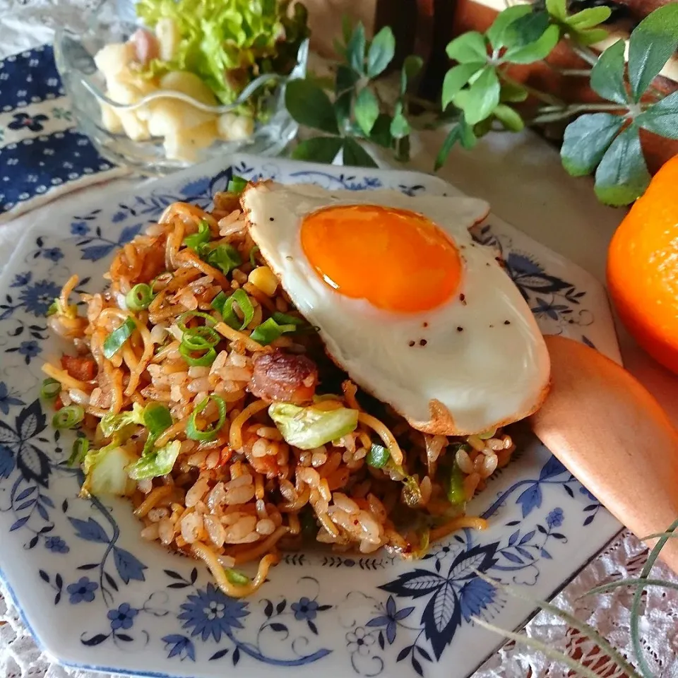 牛すじ肉入りそば飯～～🎶|とまと🍅さん