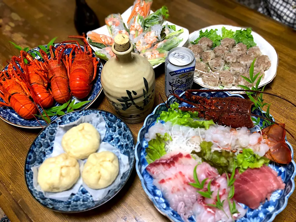 Snapdishの料理写真:#伊勢海老·鯛の刺身 #焼売 #中華まん #伊勢海老の塩茹で #生春巻き|ブンタさん