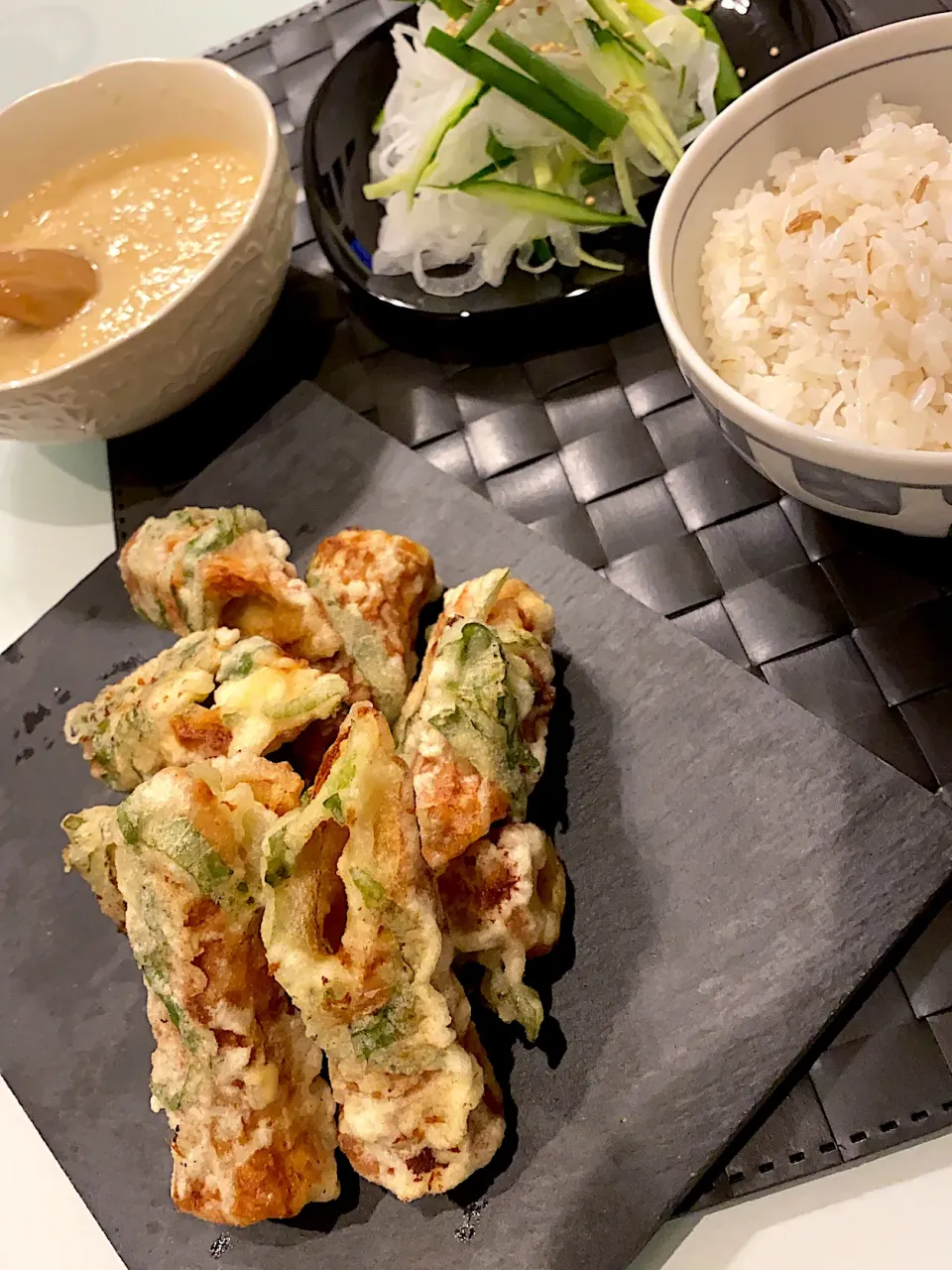 磯部揚げ　麦とろご飯　新玉葱と青ネギサラダ|okazuさん