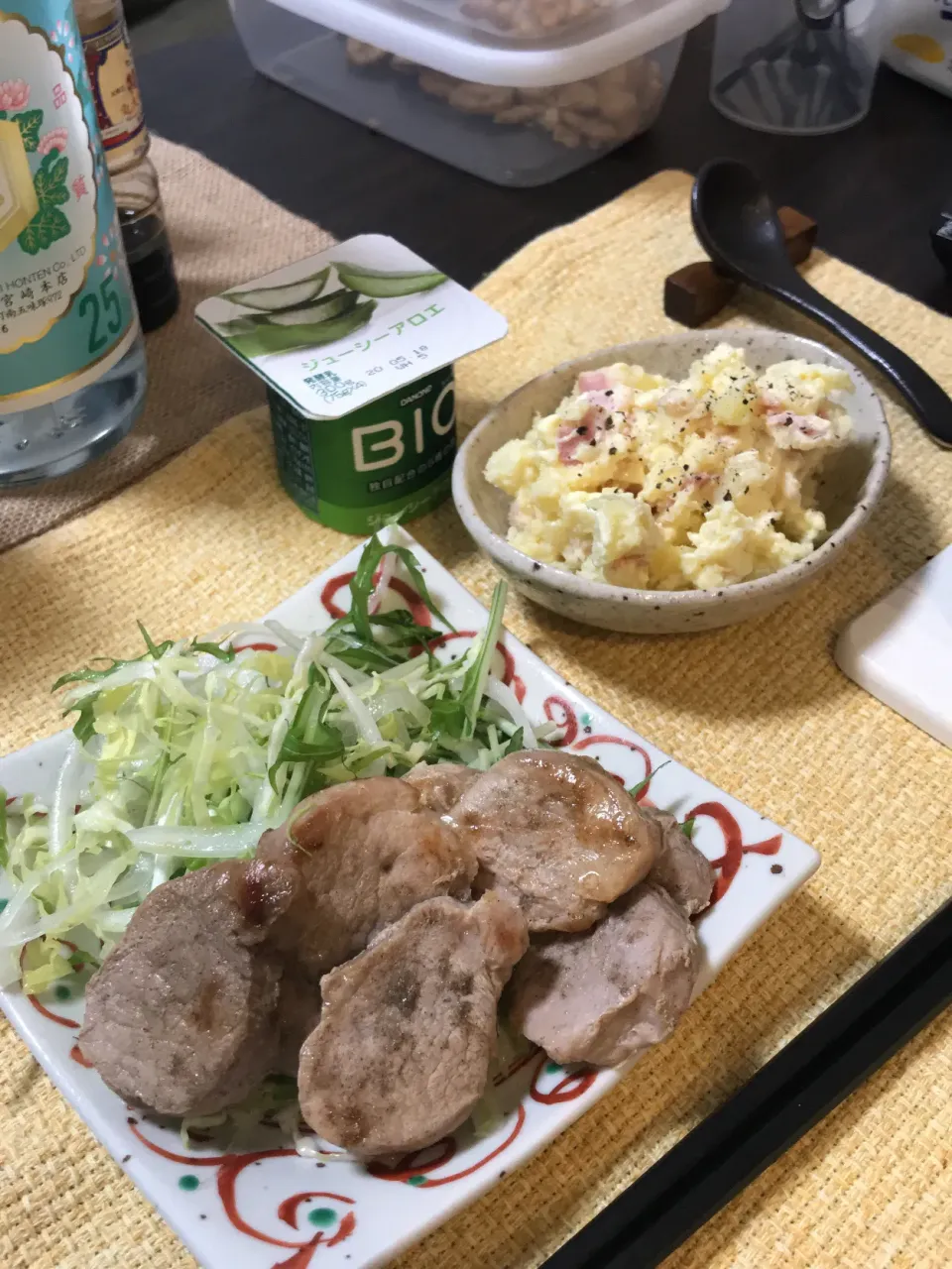 豚ヒレステーキとポテトサラダ|くろさん