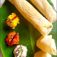 masala dosa 
masala aaloo 
coconut chutney
tomato chutney|vijjuwilflyforfoodさん