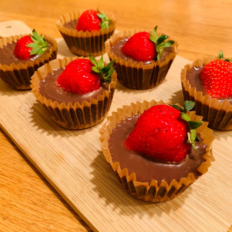 母の日に娘が作ってくれた"生チョコタルト🥧"美味しい😋|いちごさん