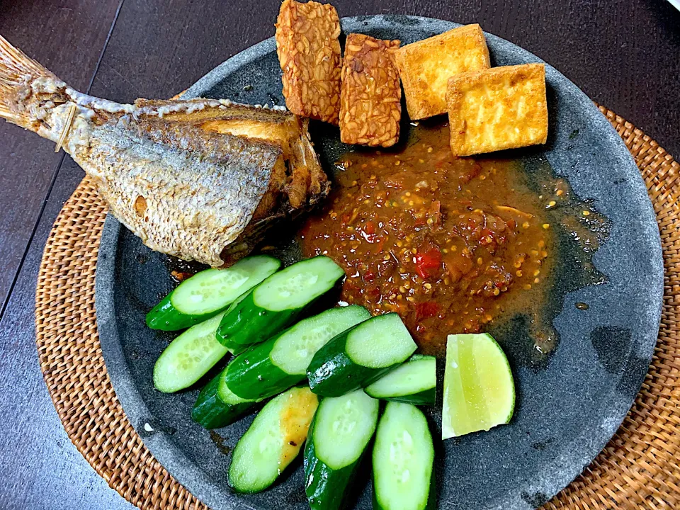 Sambal & ikan|yeni kartikasariさん