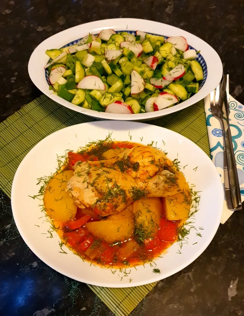 Chicken with vegetables....fresh salad ...lunch for today|Ioana Tudoracheさん