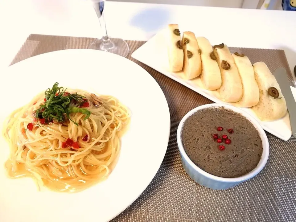 Snapdishの料理写真:パスタランチ w/レバーパテ|choco_obaaさん