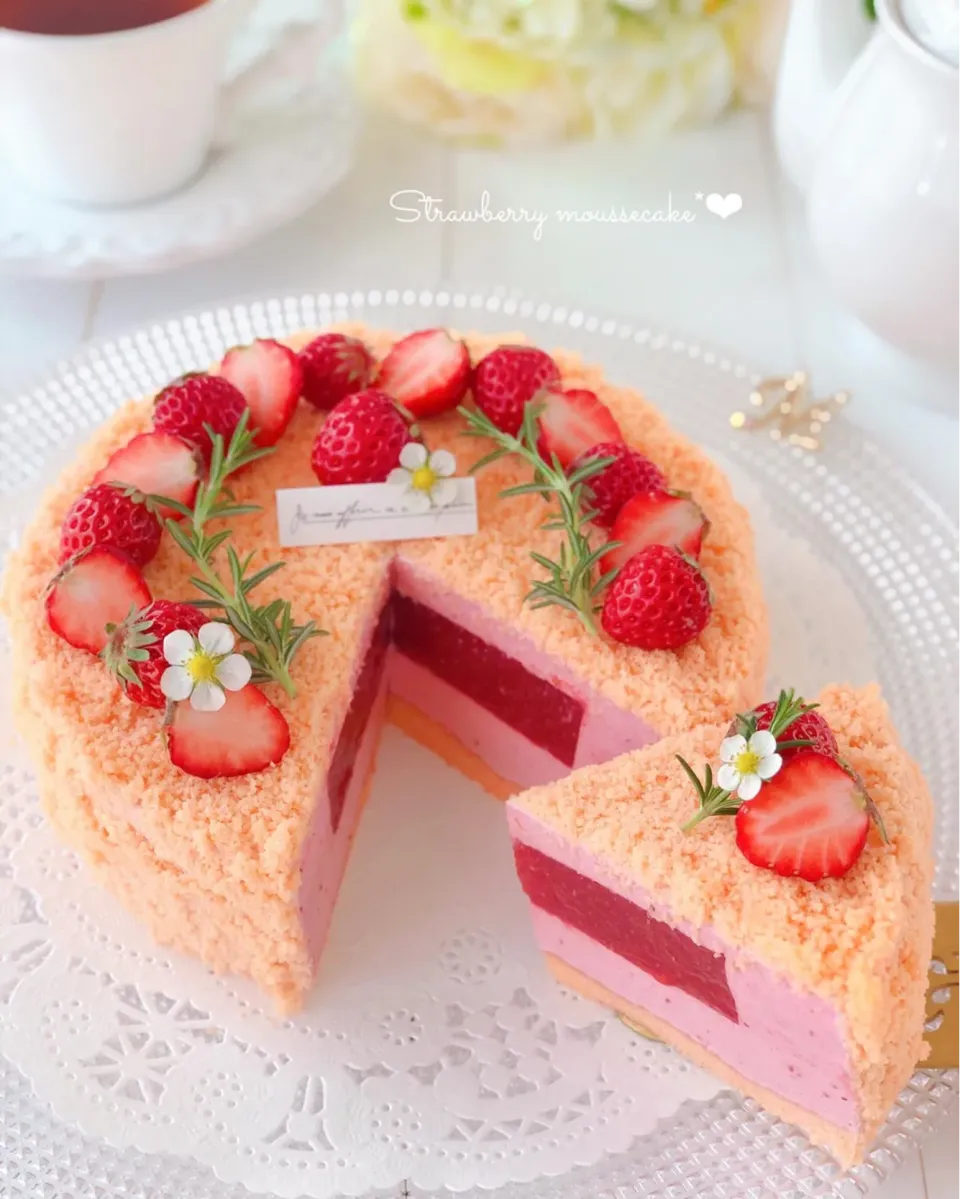 いちごムースケーキ🍓|もえさん