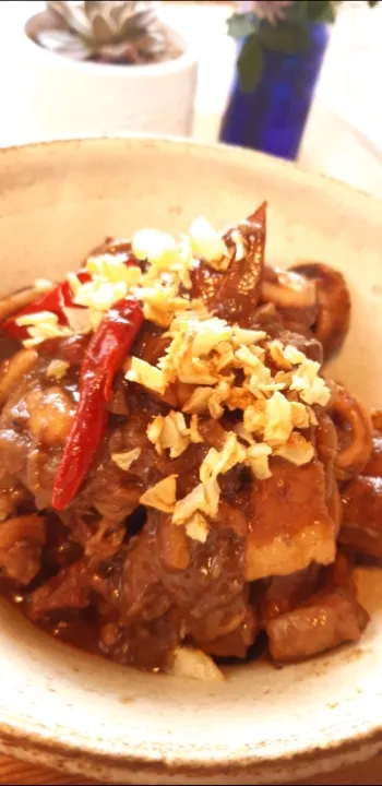 adobong pusit and pork

squid and pork  cooked in vinegar and soy sauce|my palate and platesさん