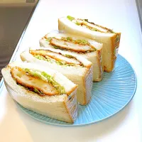 手作り食パンでコロッケサンドイッチ