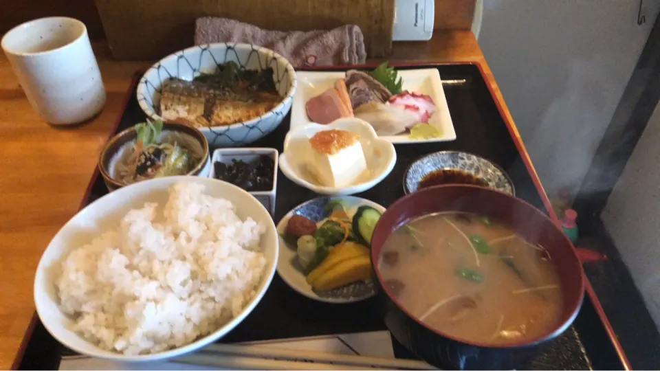 サバ味噌と小鉢定食|おっちさん