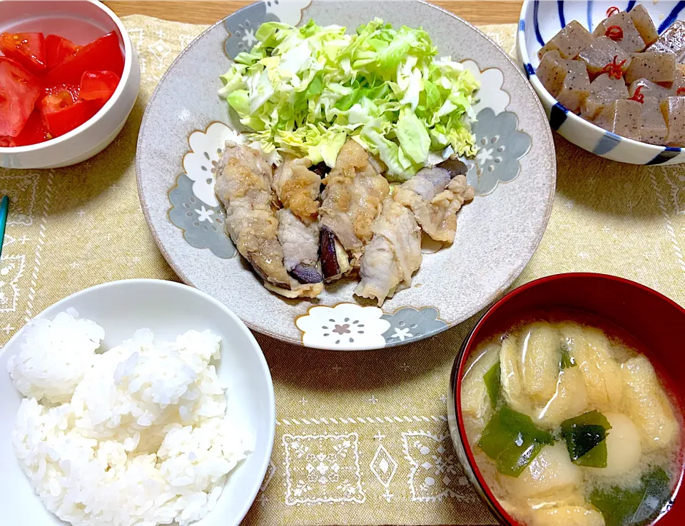 ご飯＊ナスの肉巻き＊こんにゃくのピリ辛煮＊トマトマリネ＊お味噌汁|maiさん