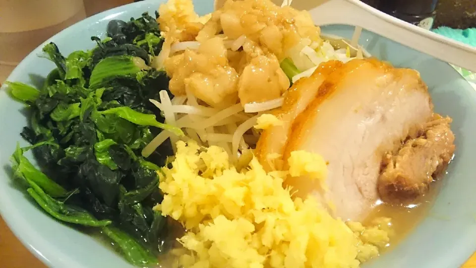 【時短/鍋ラー営業中】
ラーメン慶次郎 本店
慶次郎ラーメン（200g、750円）
＋生姜（別皿、50円）
＋ホウレン草（100円）
＋ニンニク（無料）
＋アブラ（無料）
＠板橋本町、十条
（赤羽：徒歩30分）
20094 #食べて応援|大脇さん