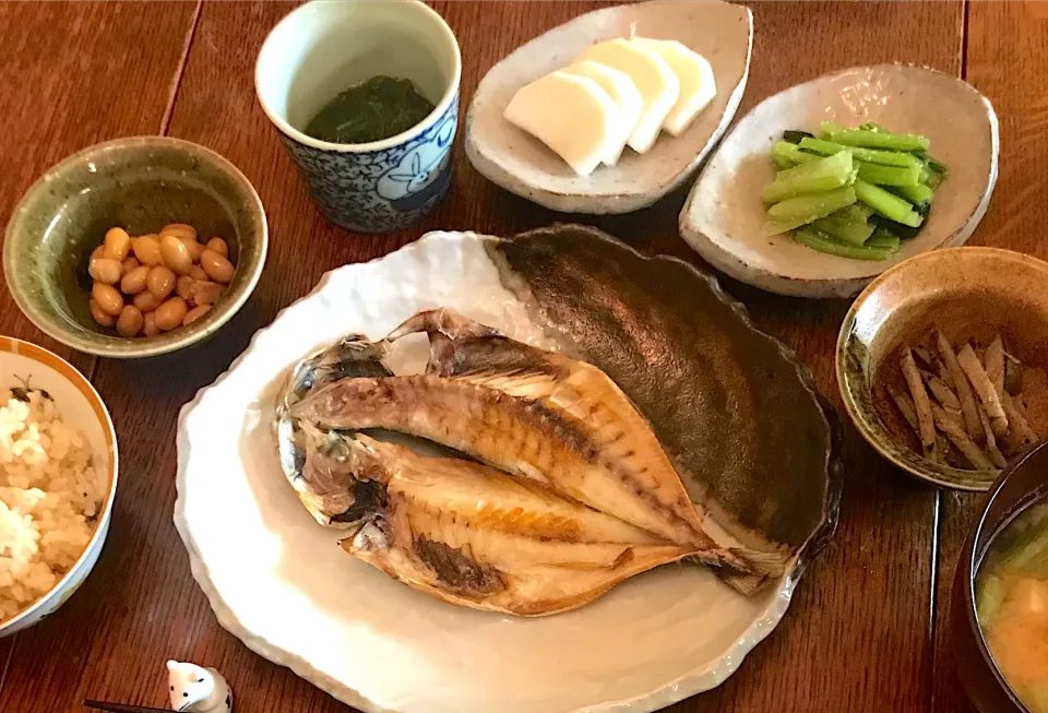 Snapdishの料理写真:晩ごはん #鯵の干物  #ギルトフリー  #ギルトフリー料理に挑戦  #野菜たっぷりの副菜で|小松菜さん