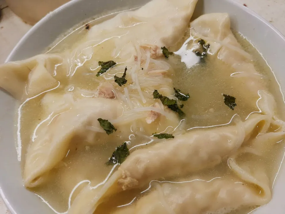 Snapdishの料理写真:Sopa Siu kao, relleno de pollo picado|justo romeroさん