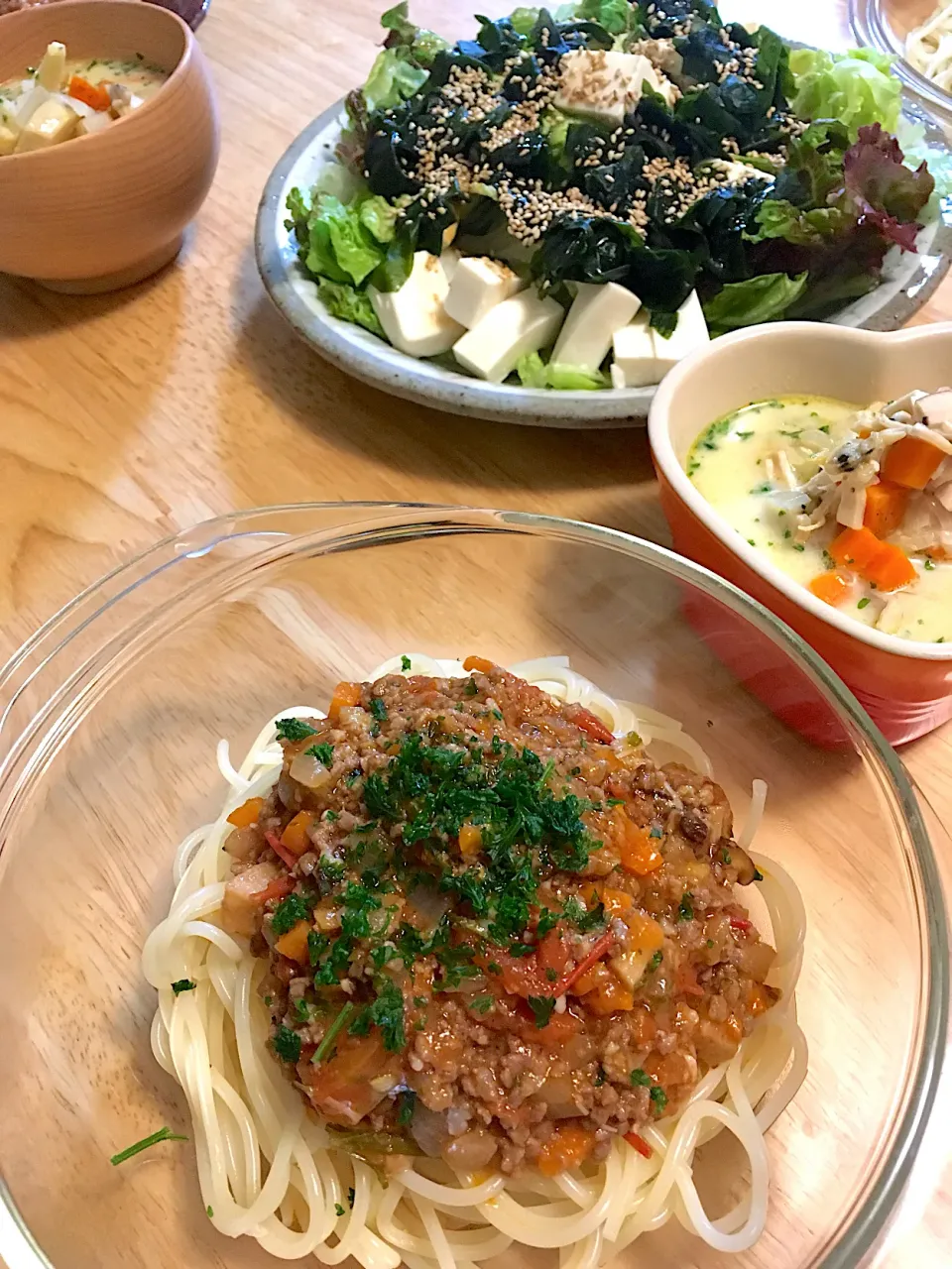 今夜はミートソース🍝、筍と大根のクラムチャウダー、若芽とお豆腐のサラダ´◡`|さくたえさん