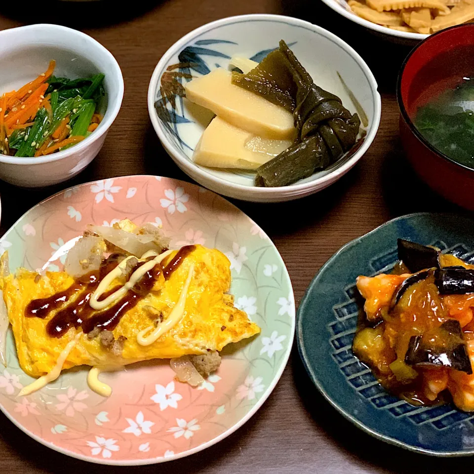 とんぺい焼き、エビチリ、たけのこの味噌煮、にんじんとほうれん草のナムル|sakiさん