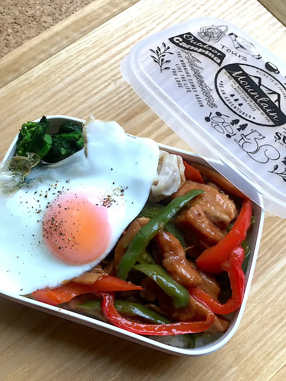 青椒肉絲風のっけ丼弁当|二キィさん