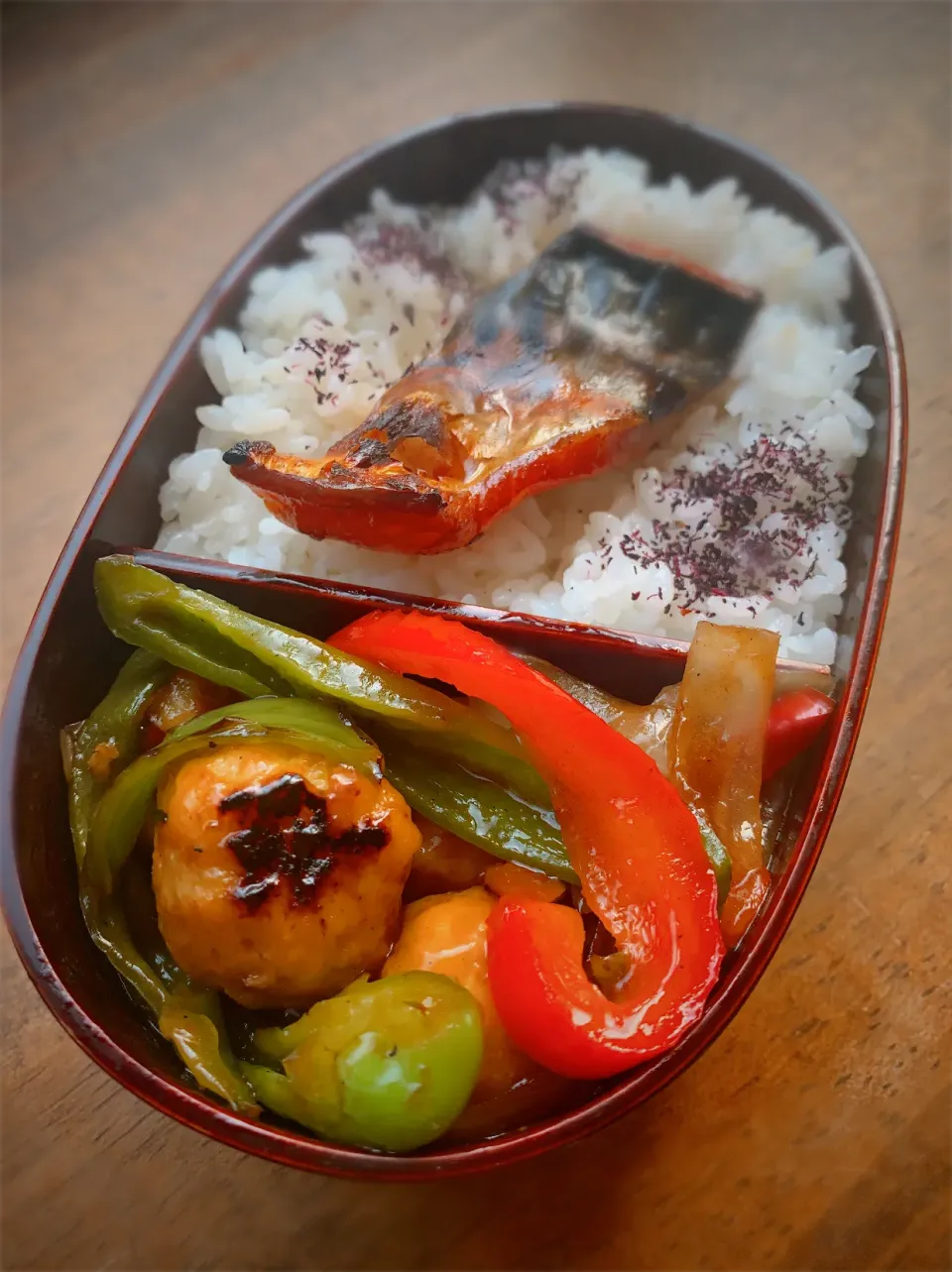 今日のお弁当　肉団子　醤油漬けサバ|akiさん