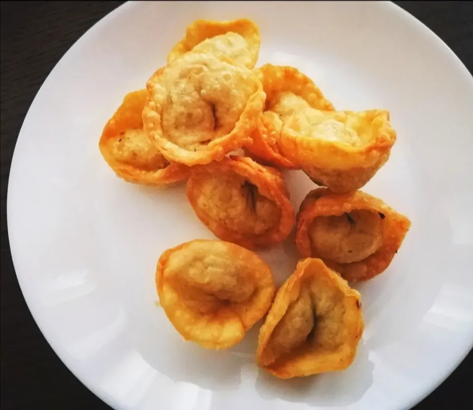 Snapdishの料理写真:Fried Wontons|Palette Foodiesさん