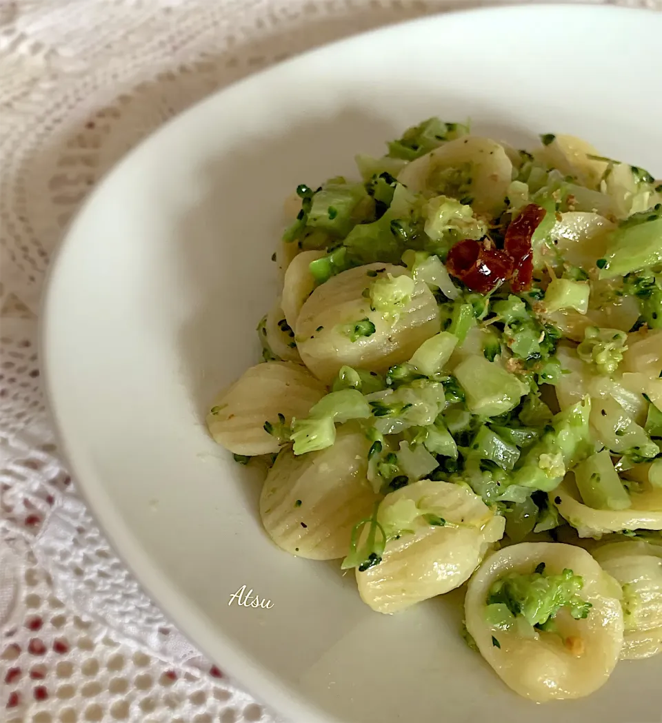 オレキエッテとブロッコリーとアンチョビ🥦|Atsuさん