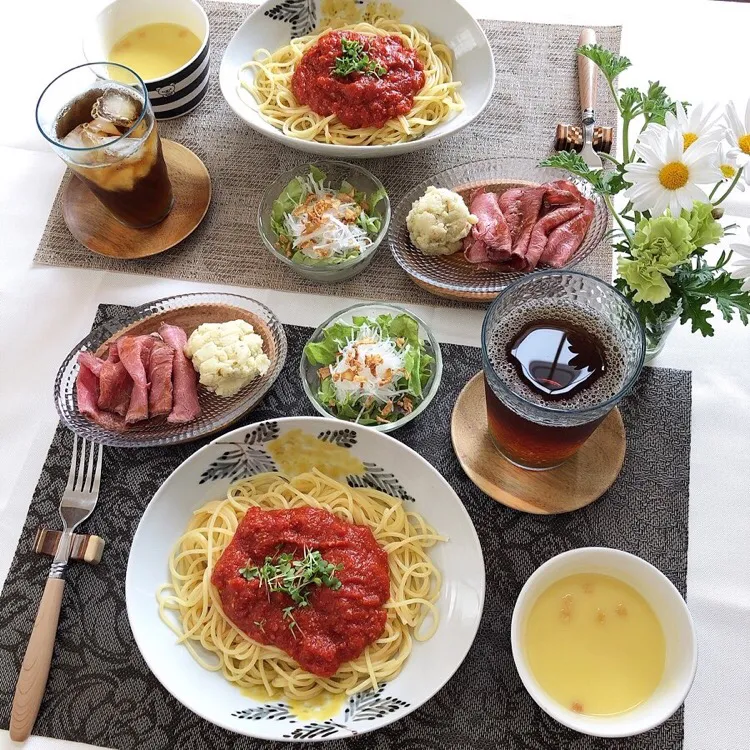 Snapdishの料理写真:5/12❤︎アラビアータパスタ🍝ランチ❤︎ 
ローストビーフ&薫製ポテサラ.大根サラダとコーンスープ付き🌽|Makinsさん