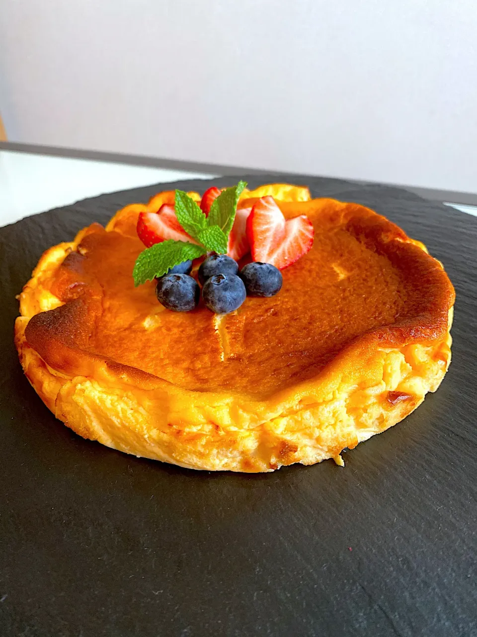 Basque Burnt Cheesecake |sirakorn owadaさん