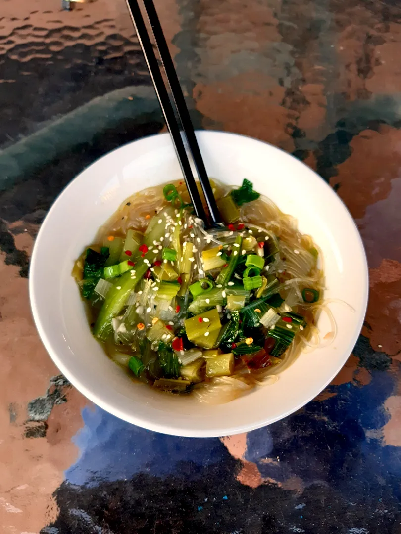 Snapdishの料理写真:Ginger and bok choy soup with rice noodles.|Tie-ganさん