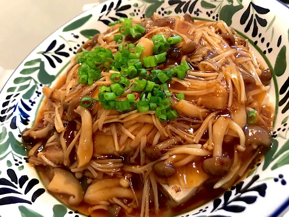 Snapdishの料理写真:お豆腐ステーキのキノコあんかけ|ひなさん