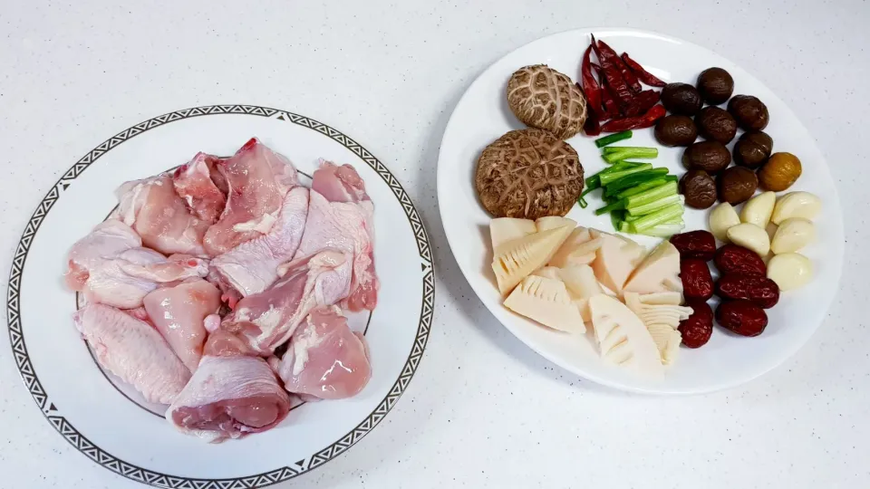 braised chicken with chestnuts, dates, bamboo shoot and shiitake mushroom|steven z.y.さん