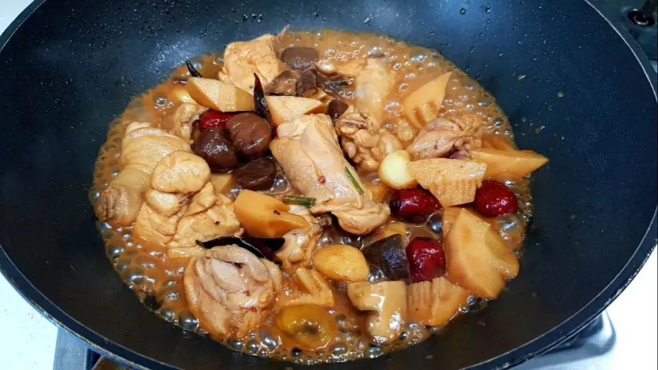 Snapdishの料理写真:braised chicken with chestnuts, bamboo shoot, dates and shiitake mushroom|steven z.y.さん