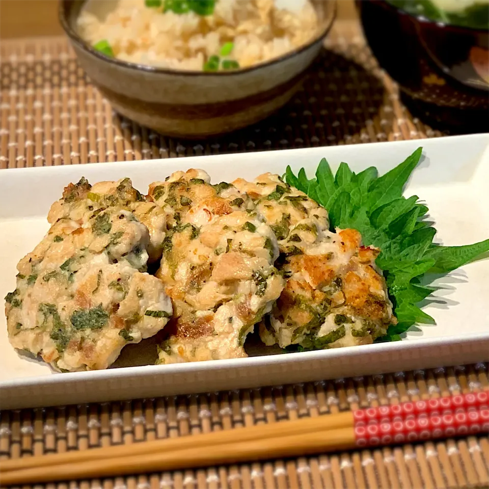 リピリピ♡鶏胸肉と大葉のゴロゴロ焼き♪梅風味|あゆさん