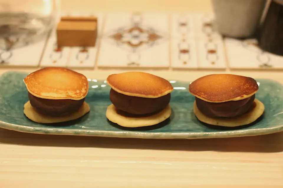 まるごと苺入りどら焼き|もちあざらしさん