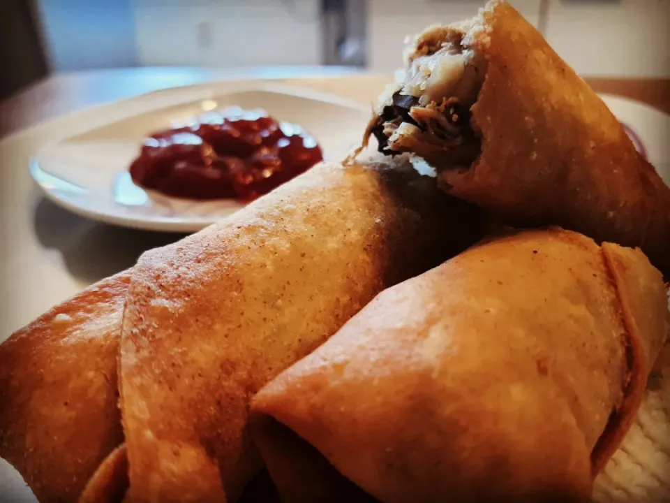 Crispy chicken and vegetable rolls|Saba Ahmedさん