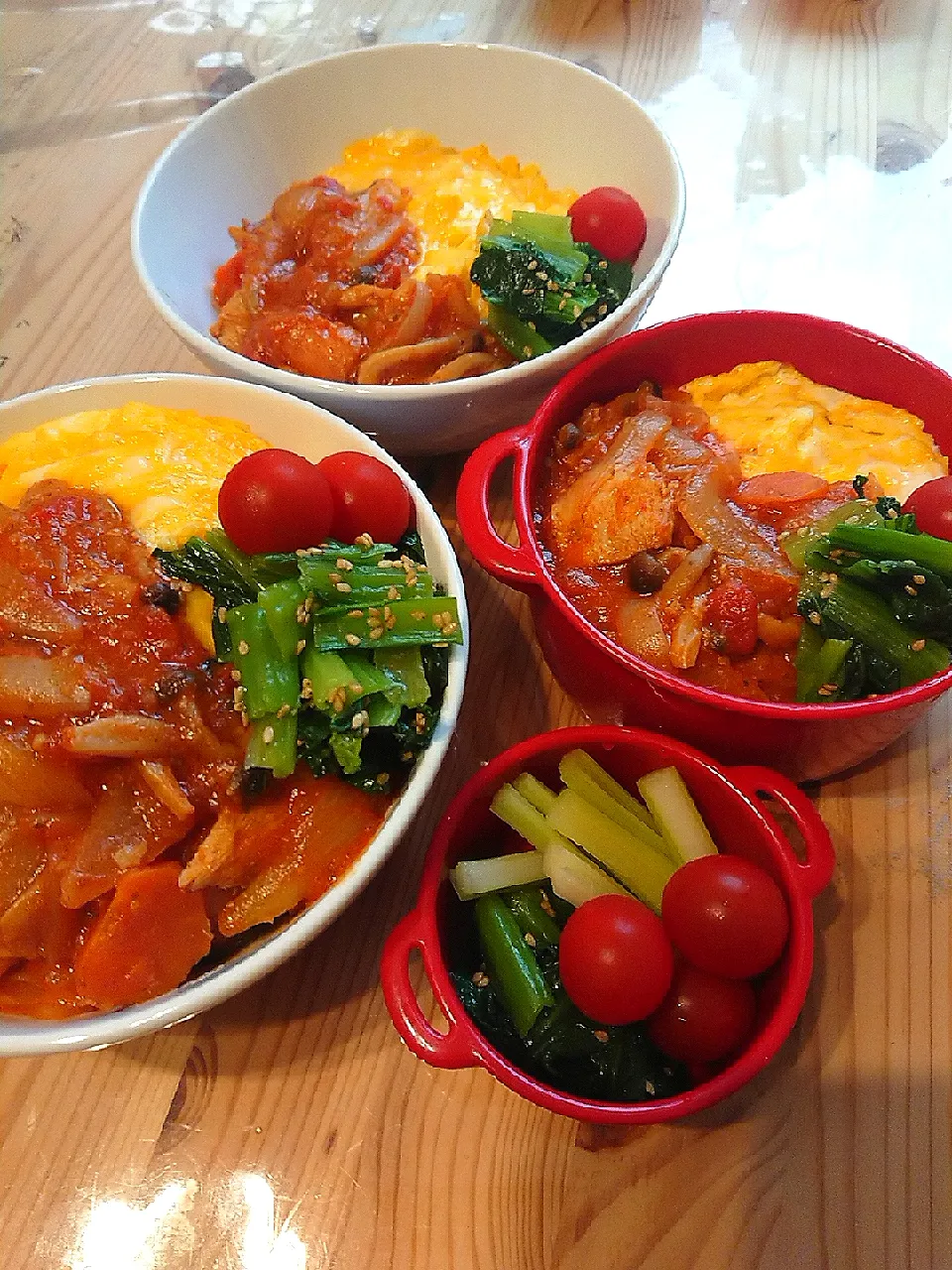 Snapdishの料理写真:2020.5.13 置き丼🍚&自分弁当🍱|あずきラテさん