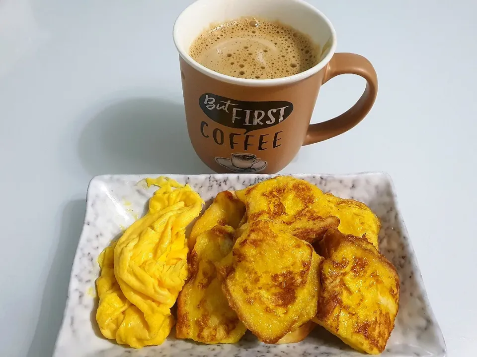 WFH breakfast French toast with coffee
2 pc bread 2 eggs sugar and salt fresh milk 
balance eggs scrambled like McDonald's 🥰😜|🌷lynnlicious🌷さん