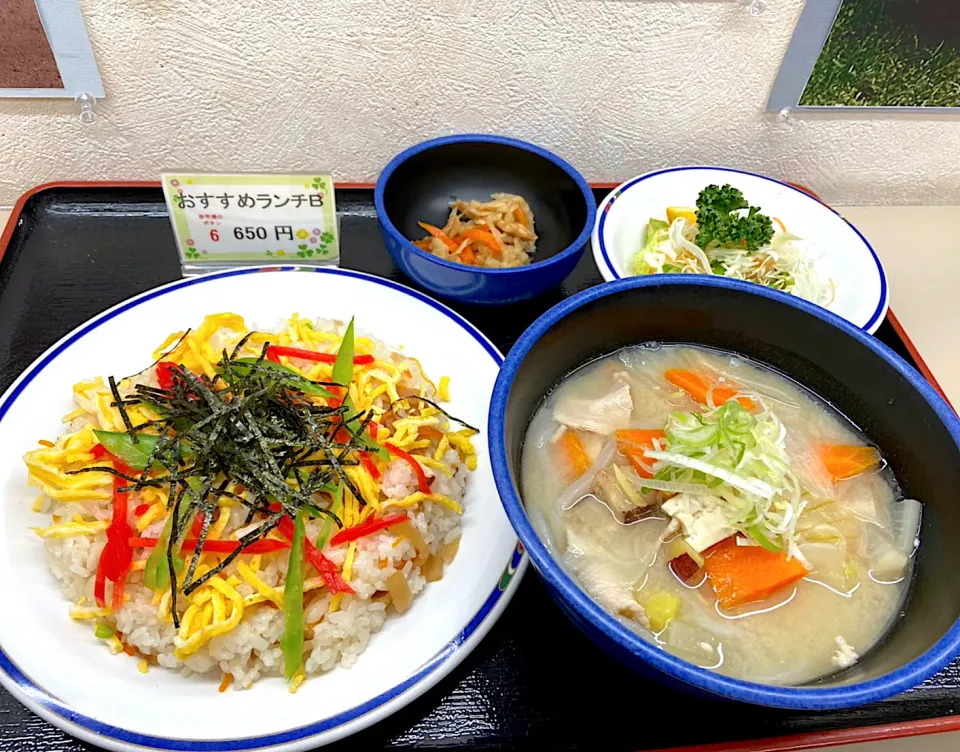 ちらし寿司＆豚汁定食|nyama1さん