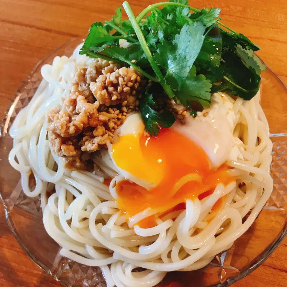 Snapdishの料理写真:半田素麺　お手製温玉載せ|ぱちねぇさん