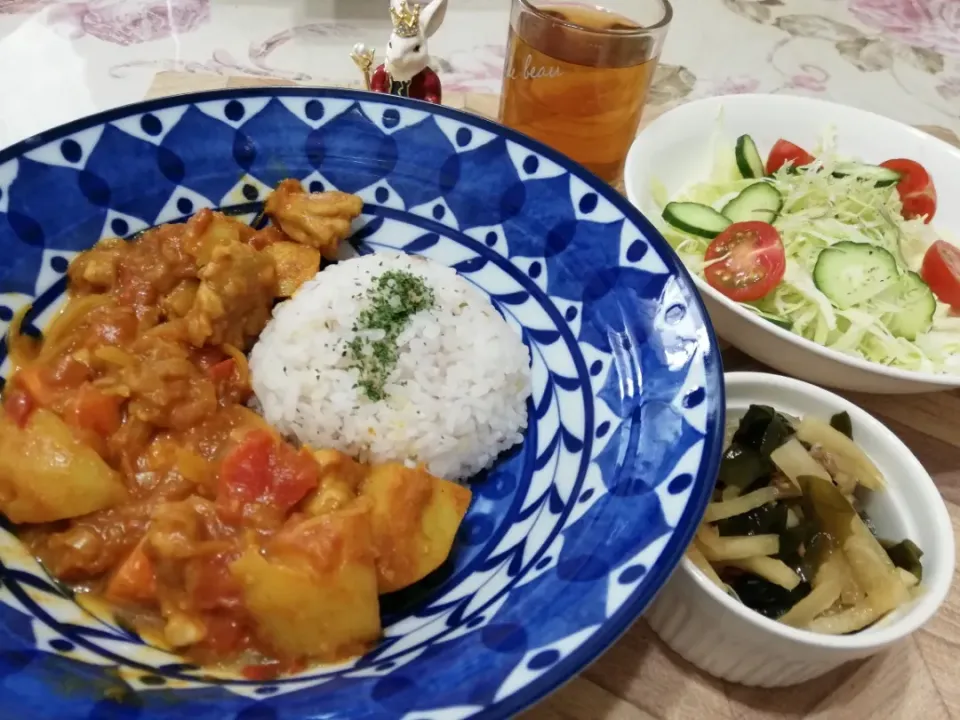 5/13
手作りチキンカレー😋|たえさん